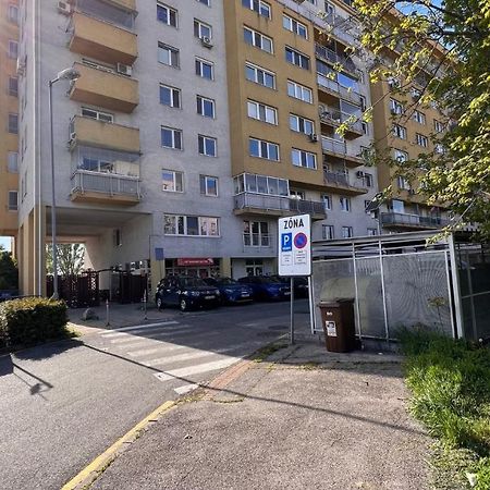2 Room Apartment, Near Oc Galeria, Petrzalka Братислава Екстериор снимка