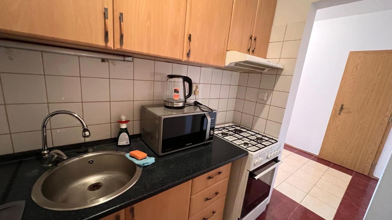 2 Room Apartment, Near Oc Galeria, Petrzalka Братислава Екстериор снимка