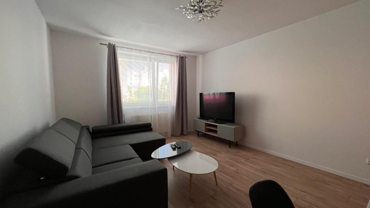 2 Room Apartment, Near Oc Galeria, Petrzalka Братислава Екстериор снимка