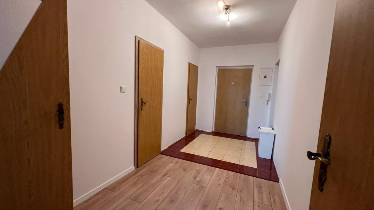 2 Room Apartment, Near Oc Galeria, Petrzalka Братислава Екстериор снимка