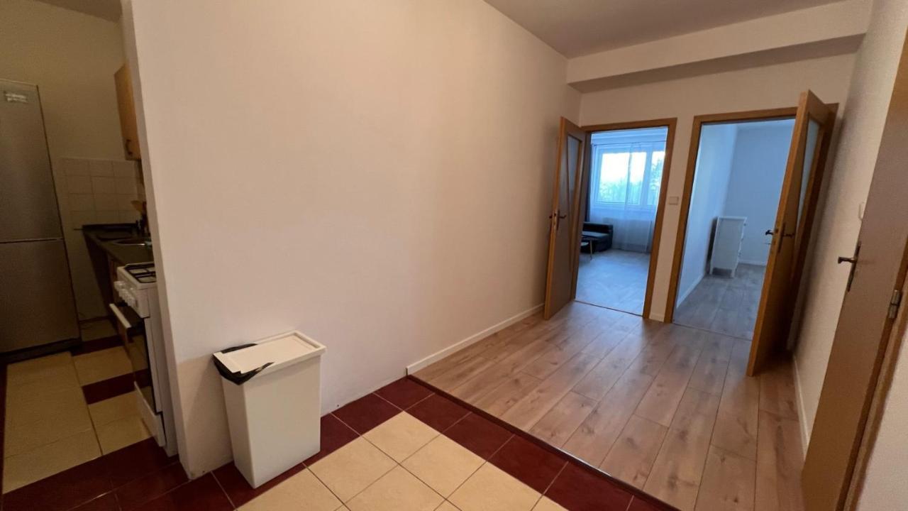 2 Room Apartment, Near Oc Galeria, Petrzalka Братислава Екстериор снимка