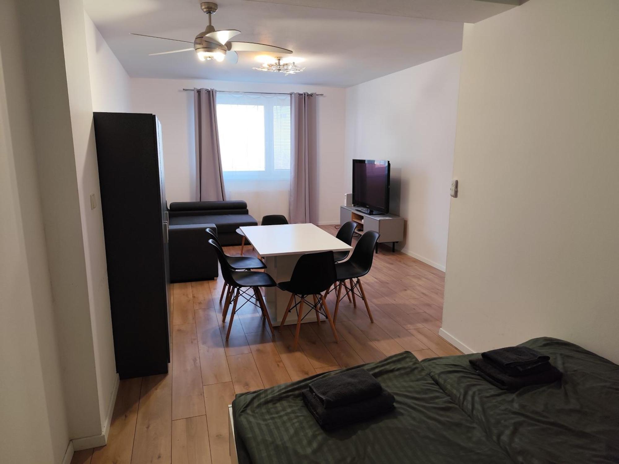 2 Room Apartment, Near Oc Galeria, Petrzalka Братислава Екстериор снимка
